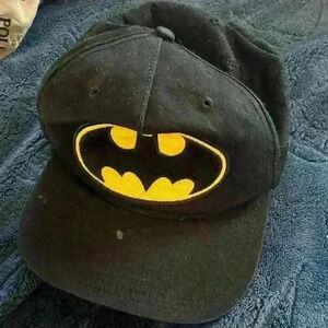 Batman hat youth. Good condition.